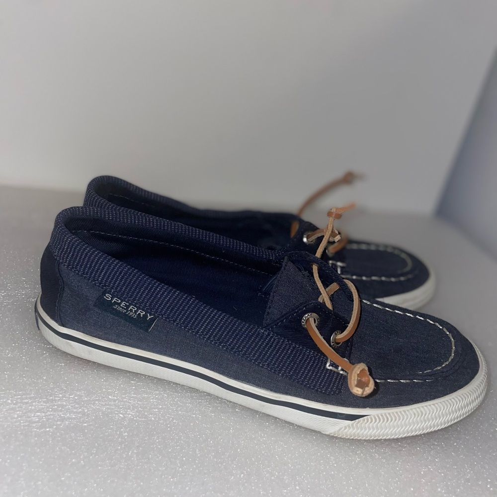 Youth Sperry shoes